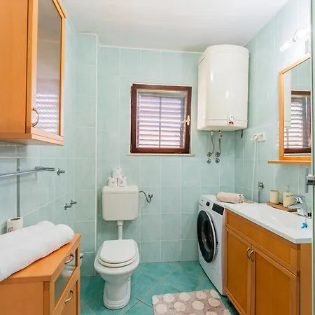 Alka Hvar Tatil Evi