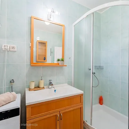 Alka Hvar Tatil Evi *